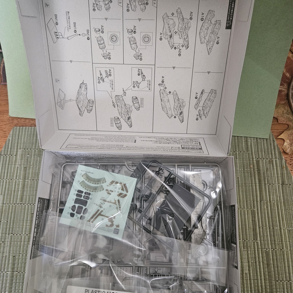 NIB Star Wars Mandalorian Razor Crest Model Kit - Picture 6 of 6